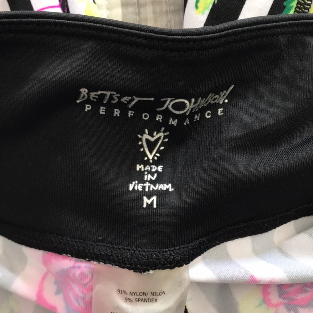Betsy Johnson Performance Capris - image 7